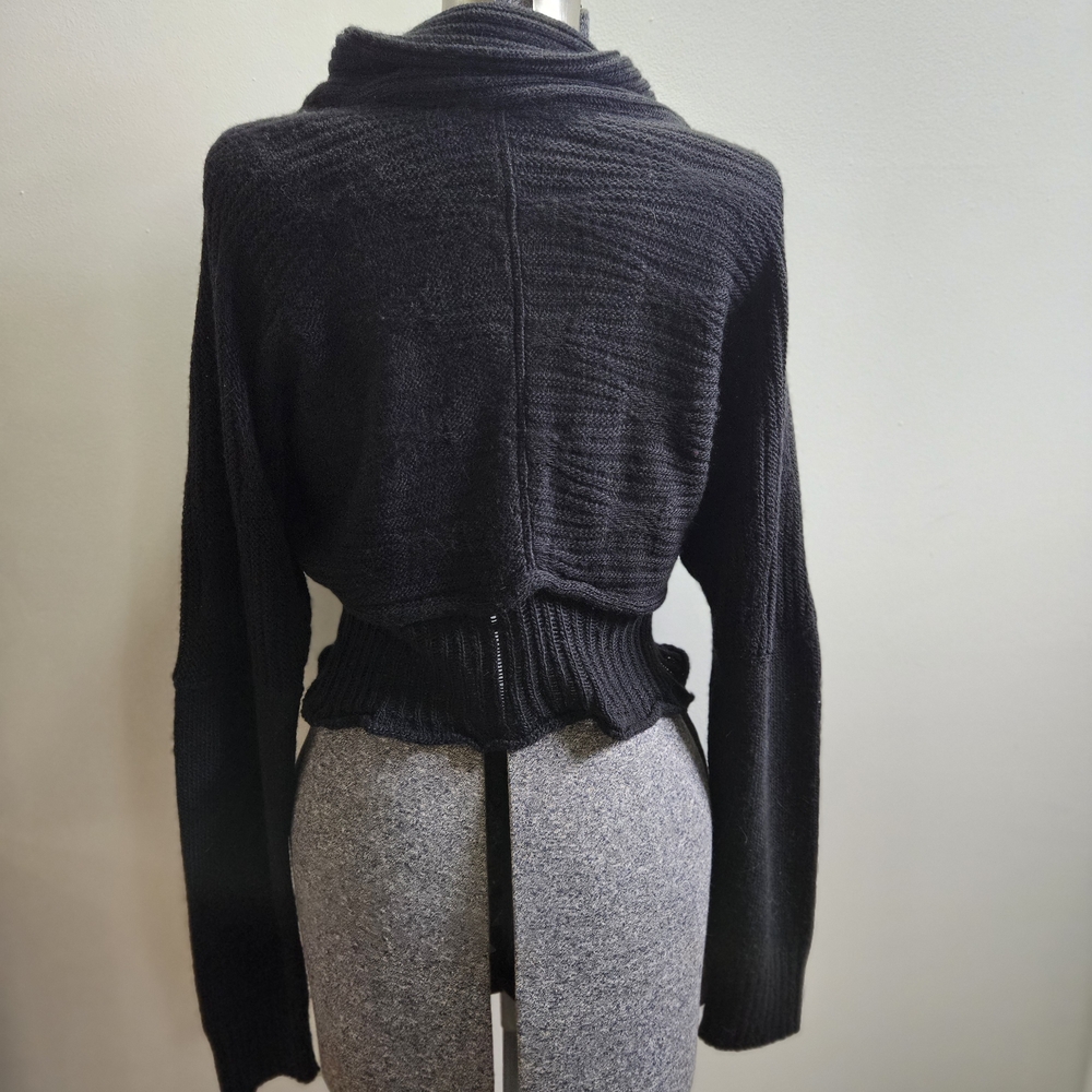 Chic Black Ruffled Women's Cardigan - Picture 3 of 7